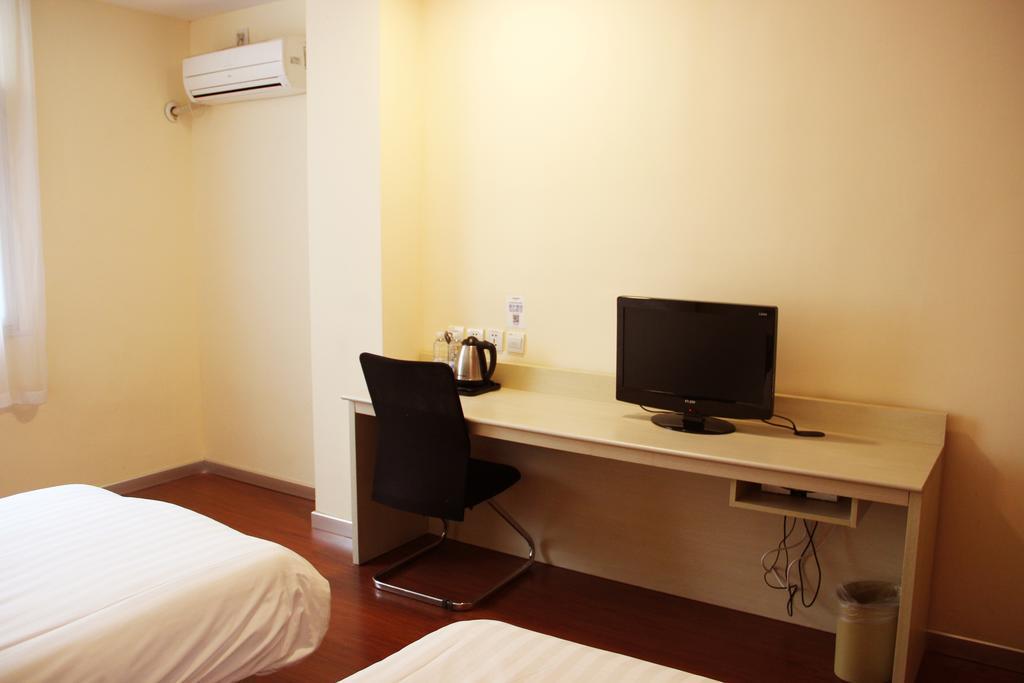 Hanting Express Shanghai Deping Road 2*